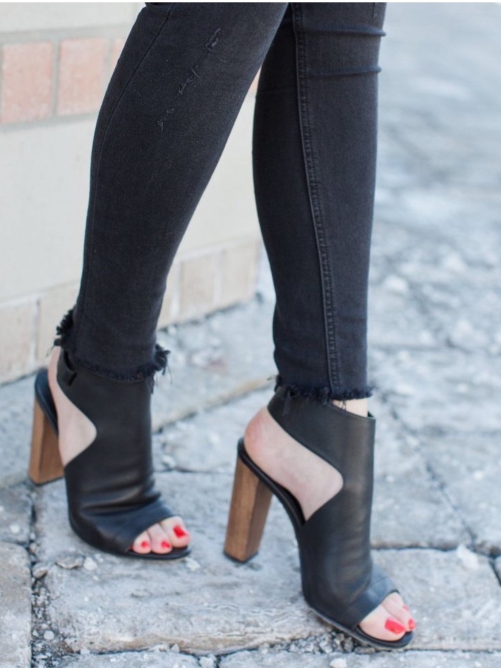 Vince Leather Black peep open Toe Leather Block Heel wooden Sandal cutout Addie